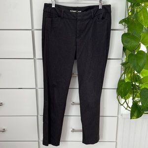 Old Navy Mid Rise Pixie Pant Size 8 Grey